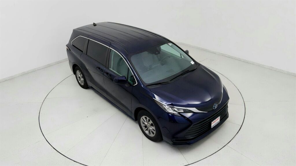 2022 Toyota Sienna LE Laurel MD