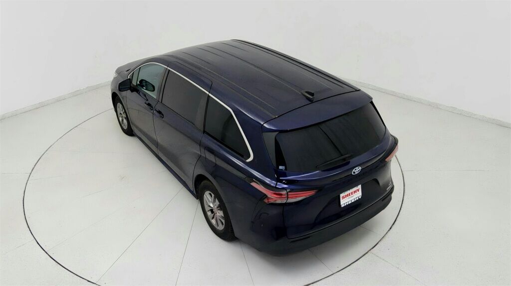 2022 Toyota Sienna LE Laurel MD
