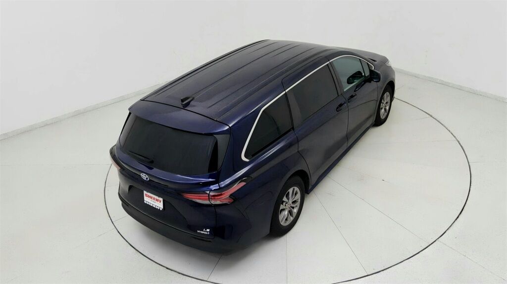 2022 Toyota Sienna LE Laurel MD