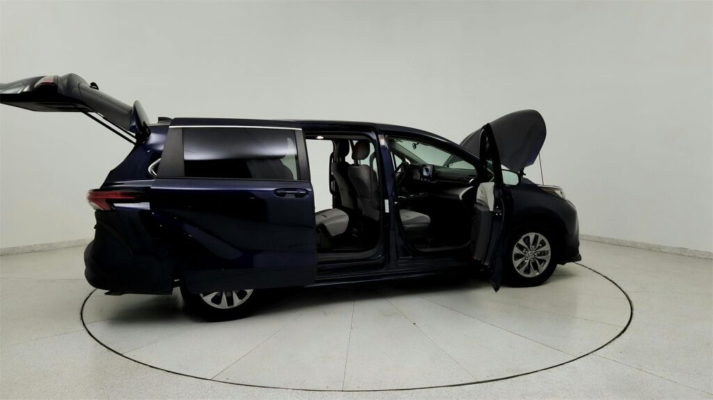 2022 Toyota Sienna LE Laurel MD