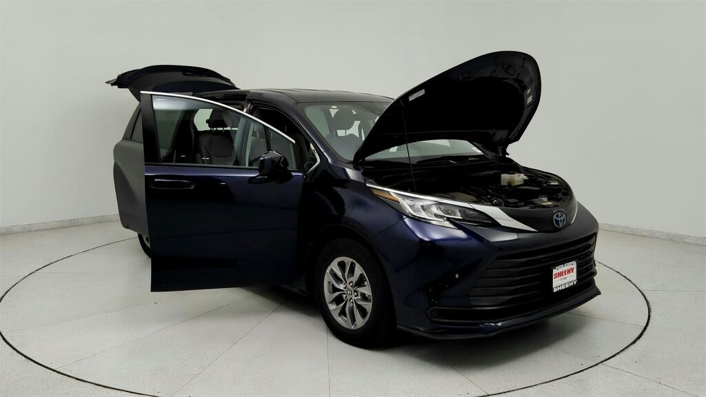 2022 Toyota Sienna LE Laurel MD