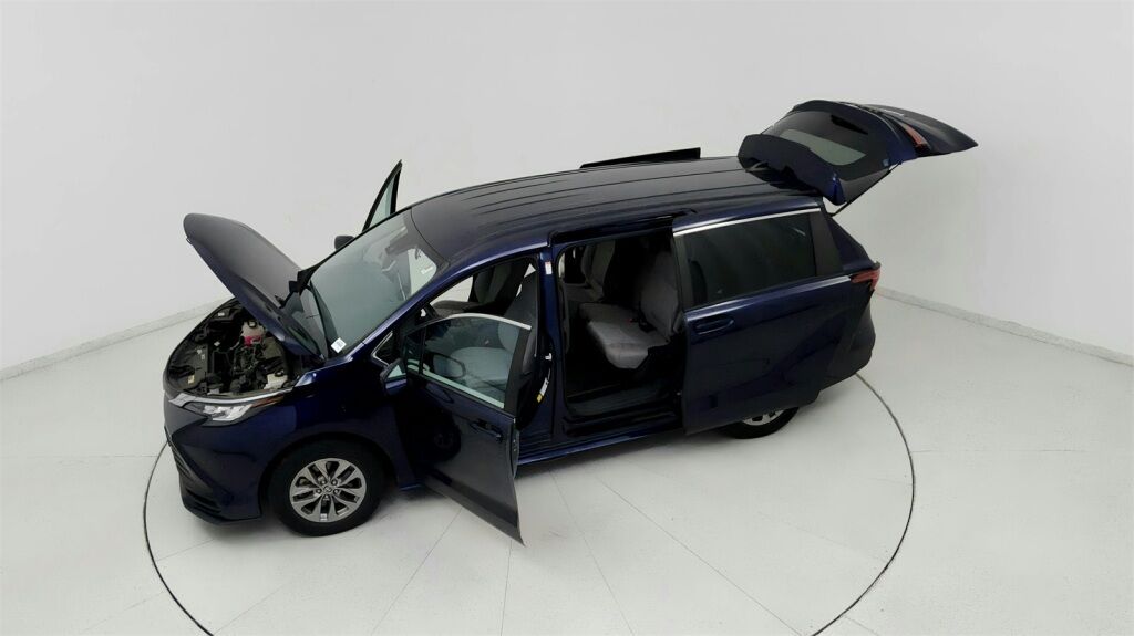 2022 Toyota Sienna LE Laurel MD