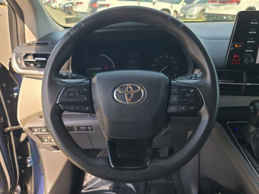 2022 Toyota Sienna LE Springfield VA