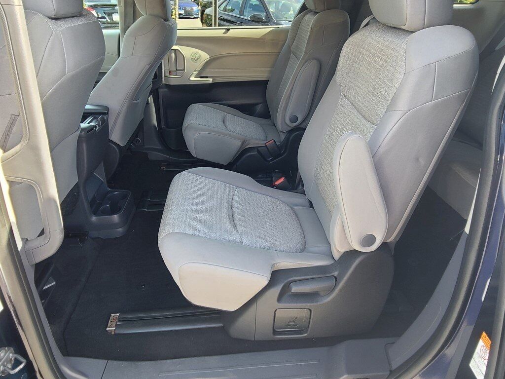 2022 Toyota Sienna LE Springfield VA