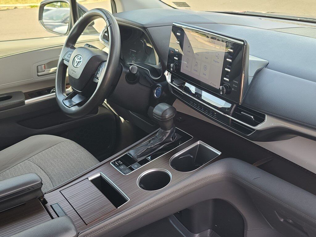 2022 Toyota Sienna LE Springfield VA