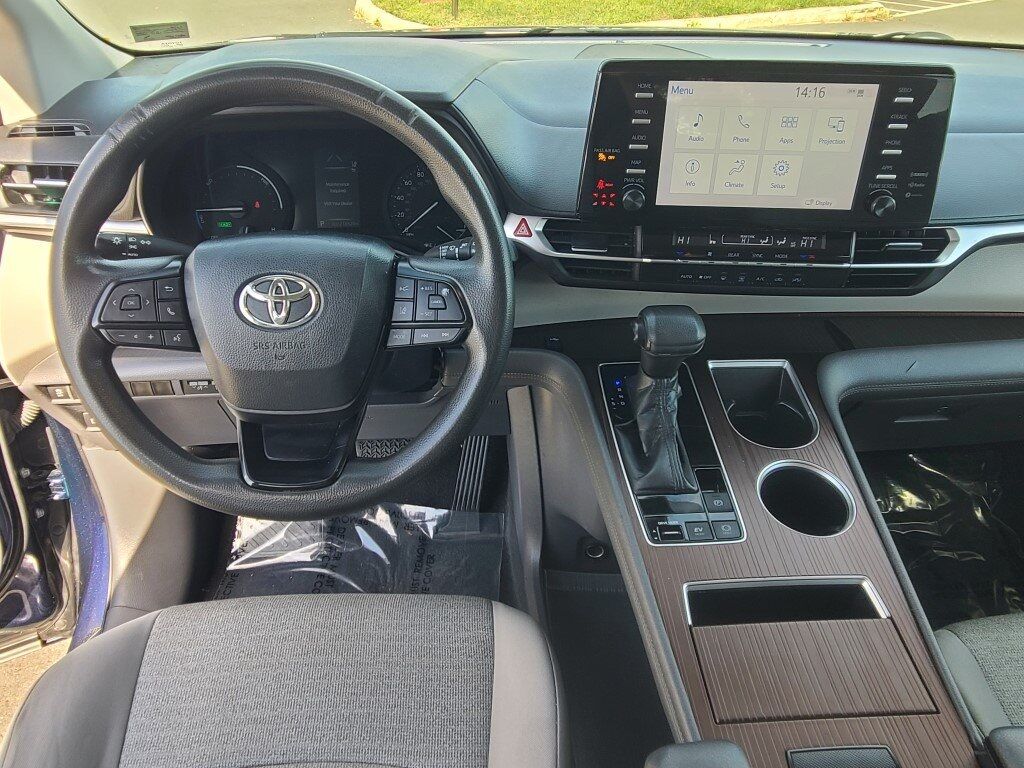 2022 Toyota Sienna LE Springfield VA