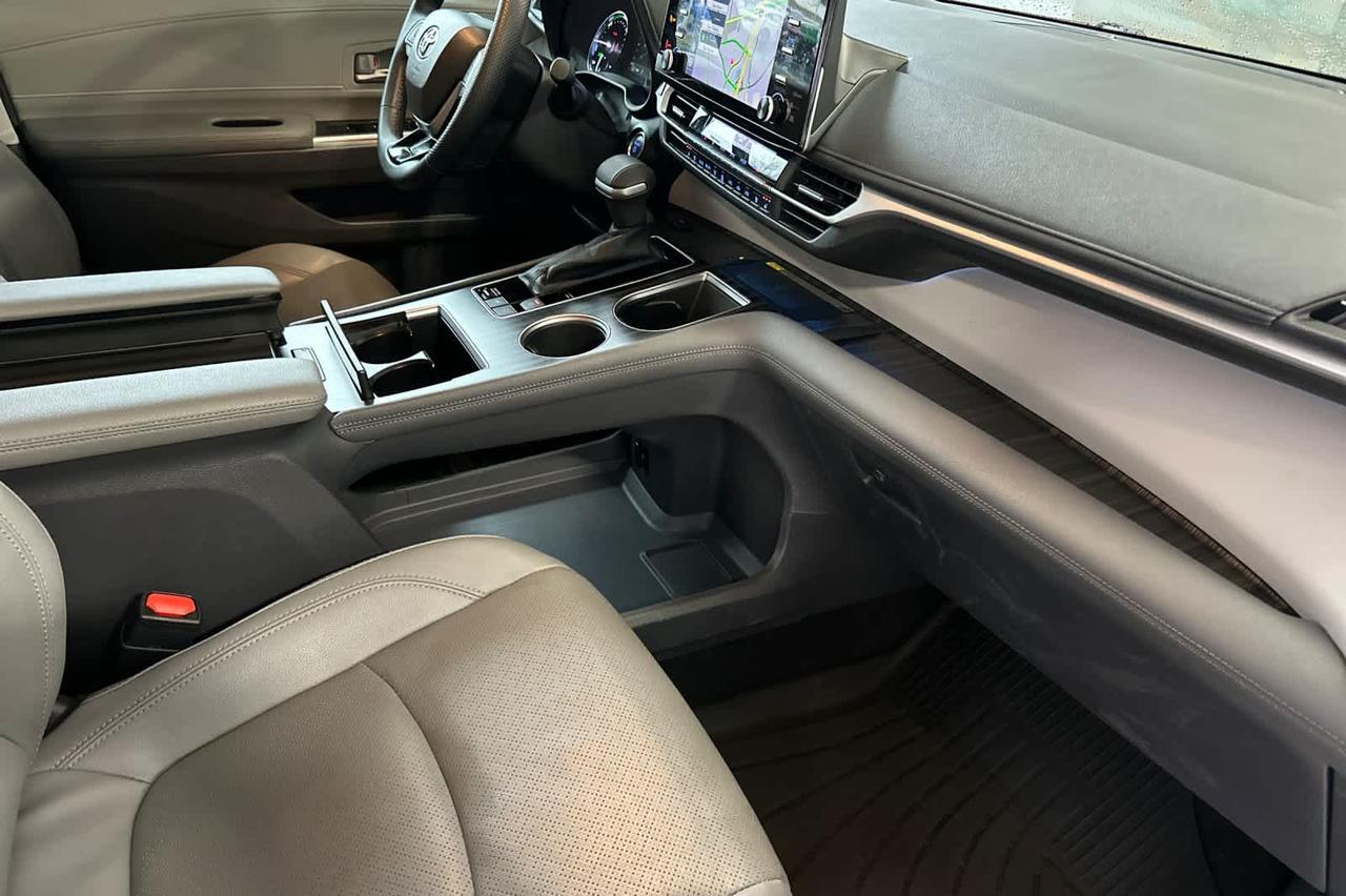 2022 Toyota Sienna Limited Roseville CA