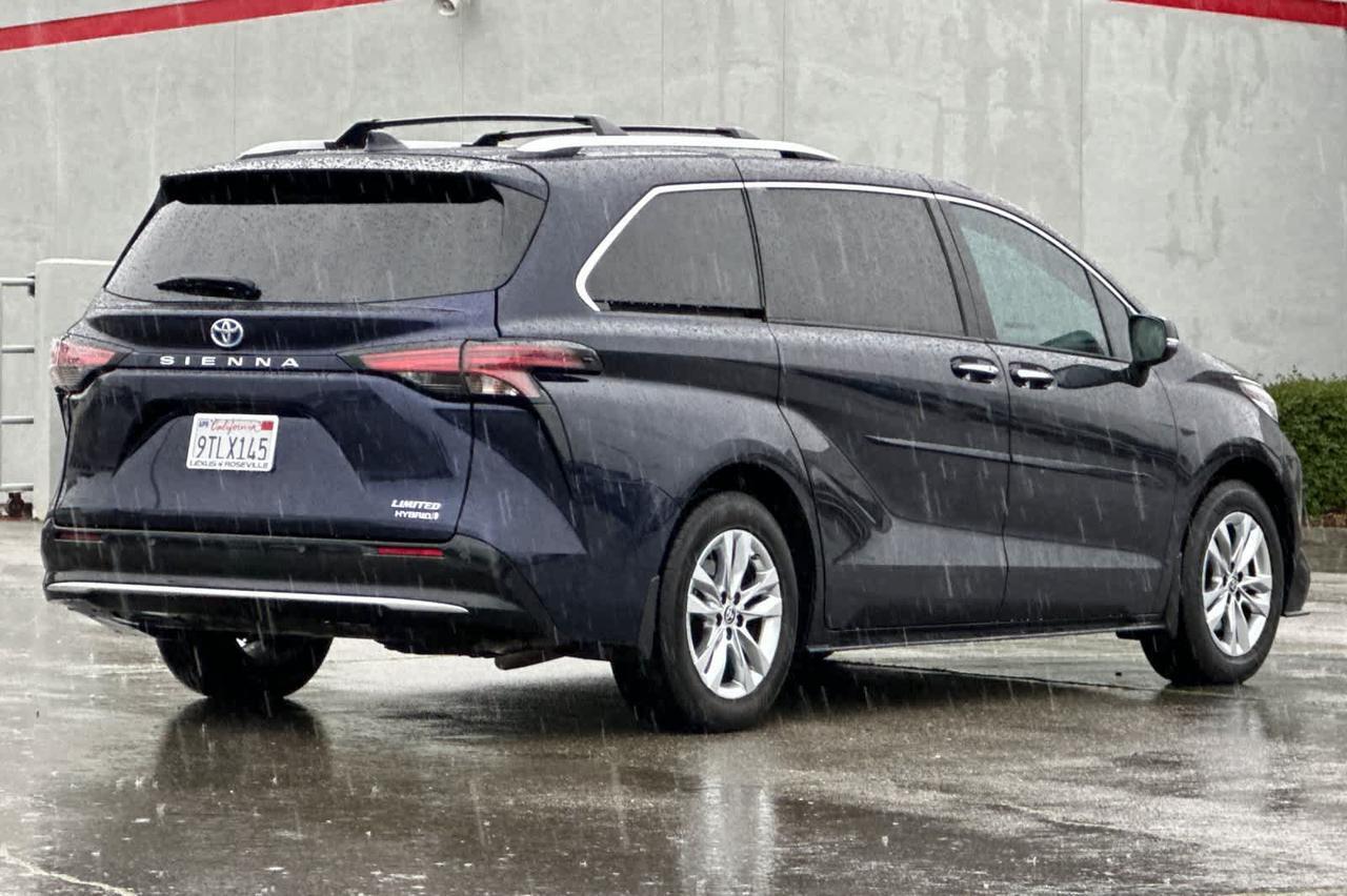 2022 Toyota Sienna Limited