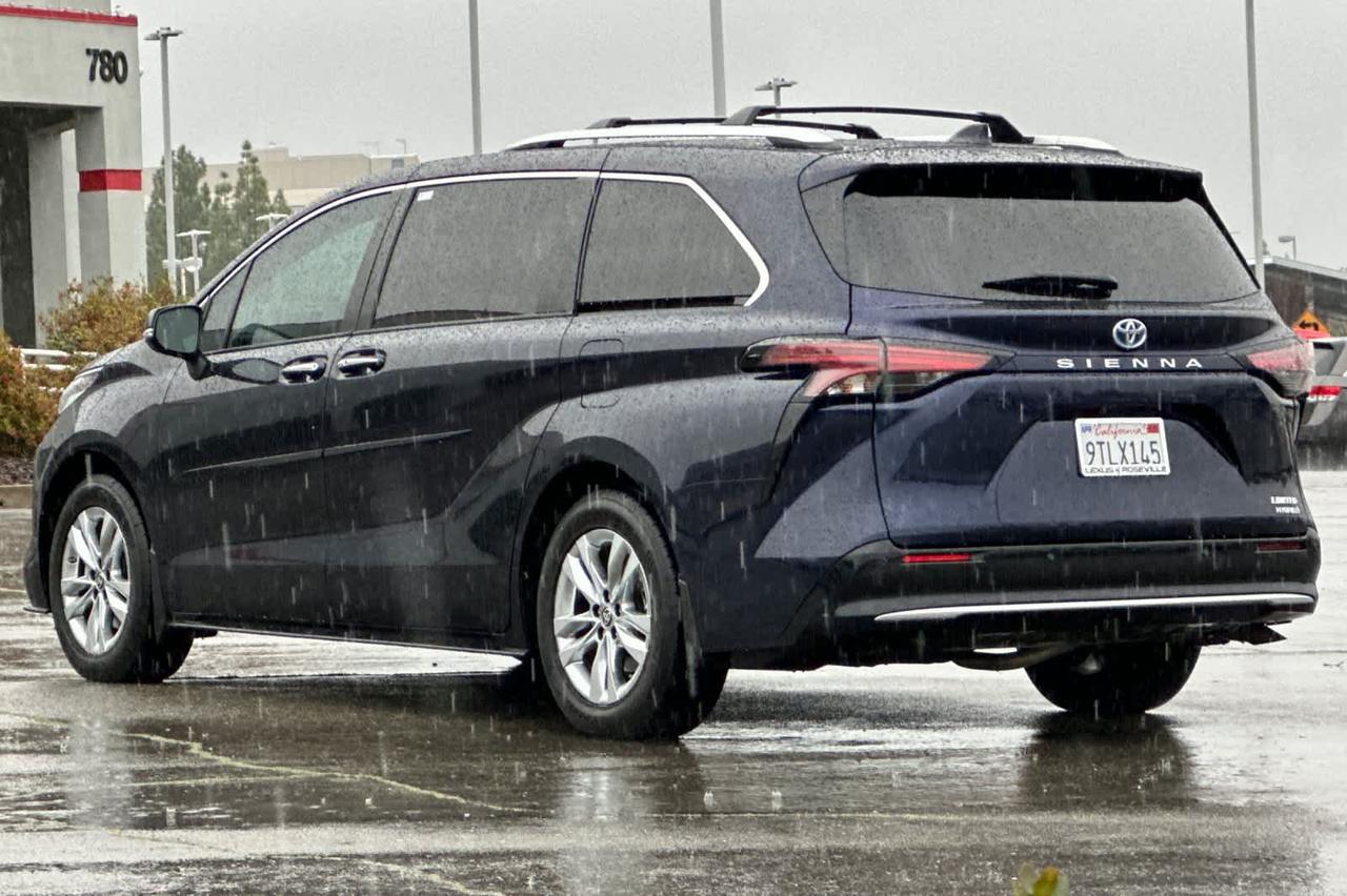 2022 Toyota Sienna Limited Roseville CA
