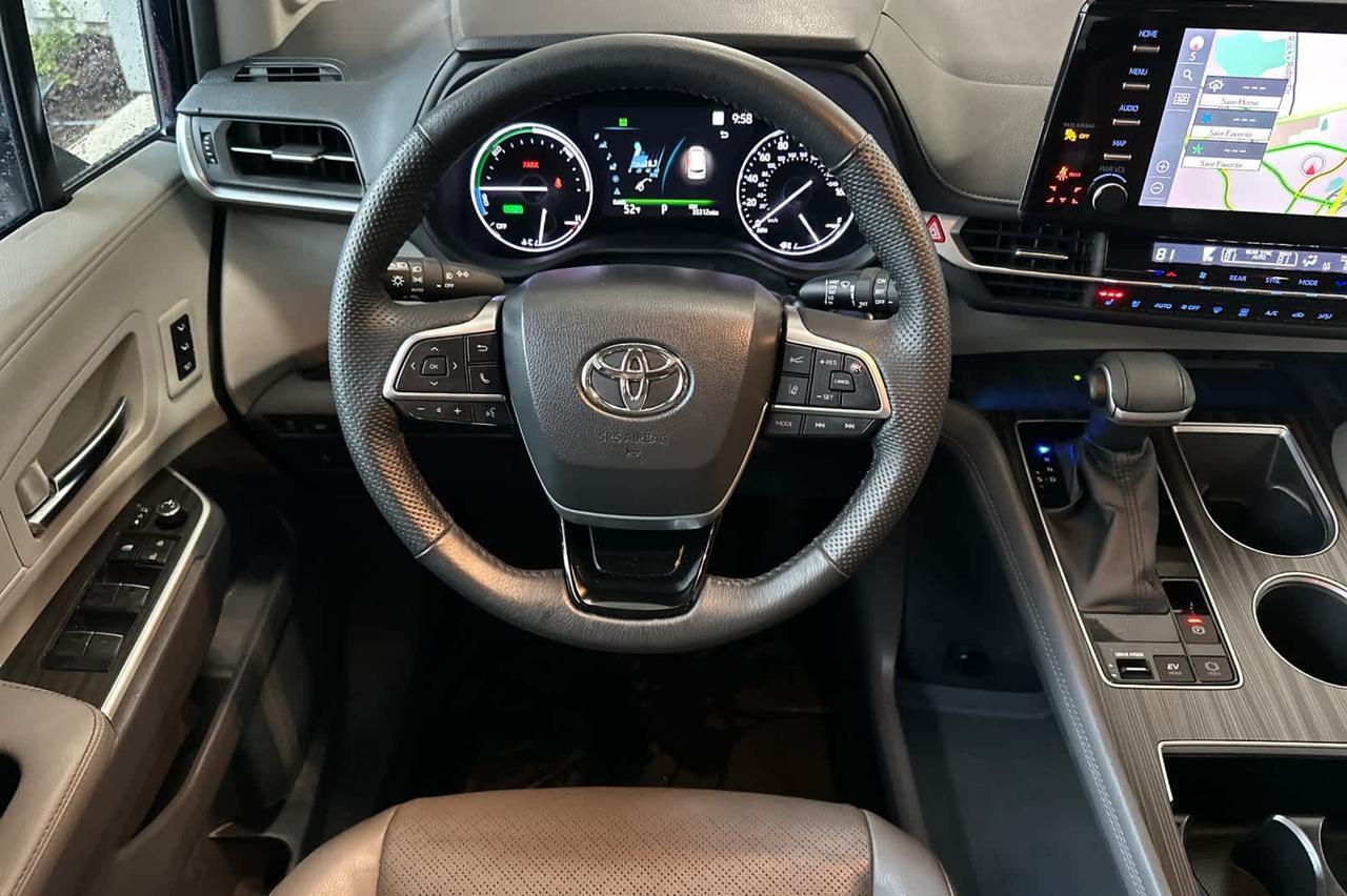 2022 Toyota Sienna Limited Roseville CA