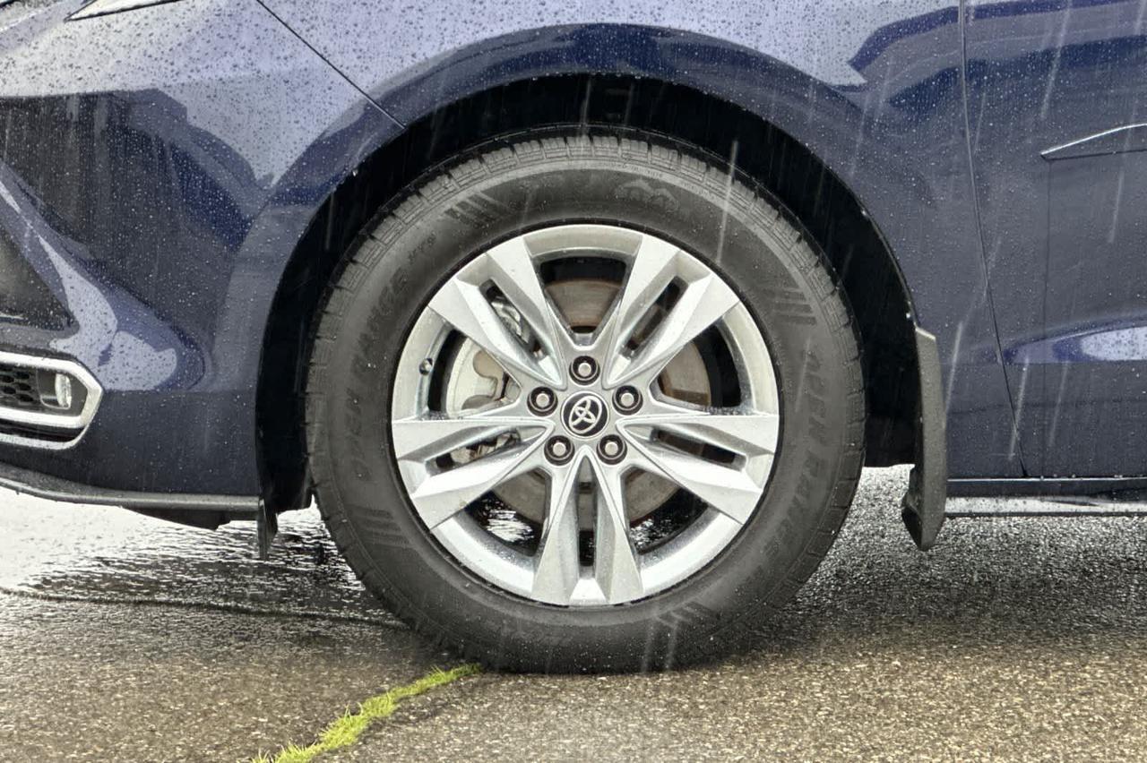 2022 Toyota Sienna Limited Roseville CA