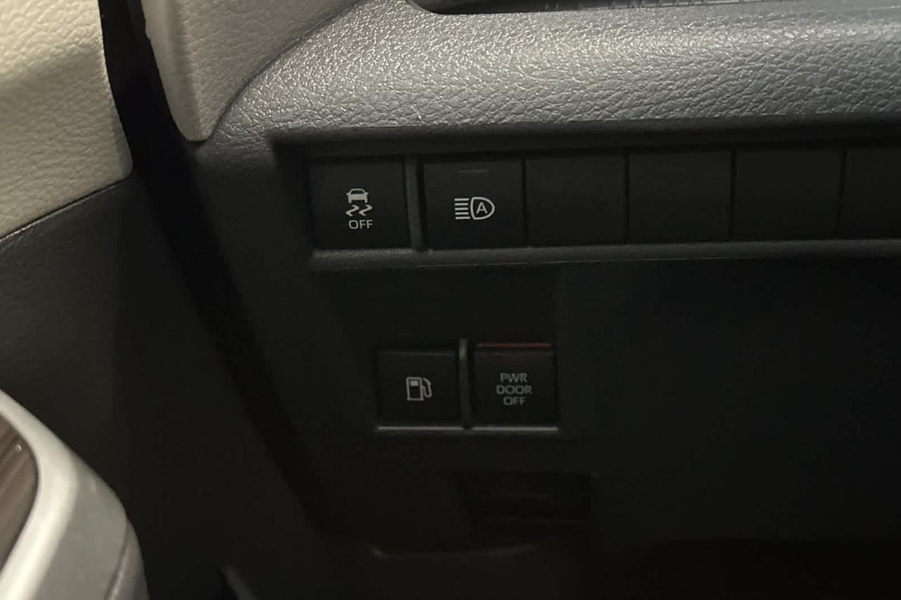 2022 Toyota Sienna Limited Roseville CA