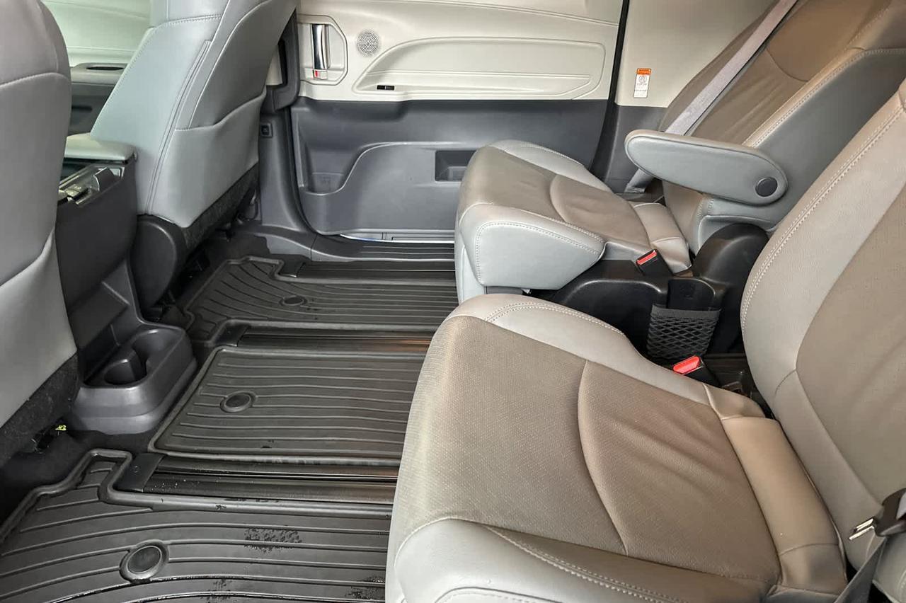 2022 Toyota Sienna Limited Roseville CA