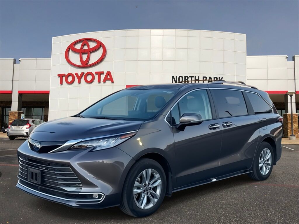 2022 Toyota Sienna Limited