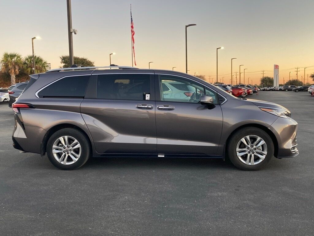 2022 Toyota Sienna Limited San Antonio TX
