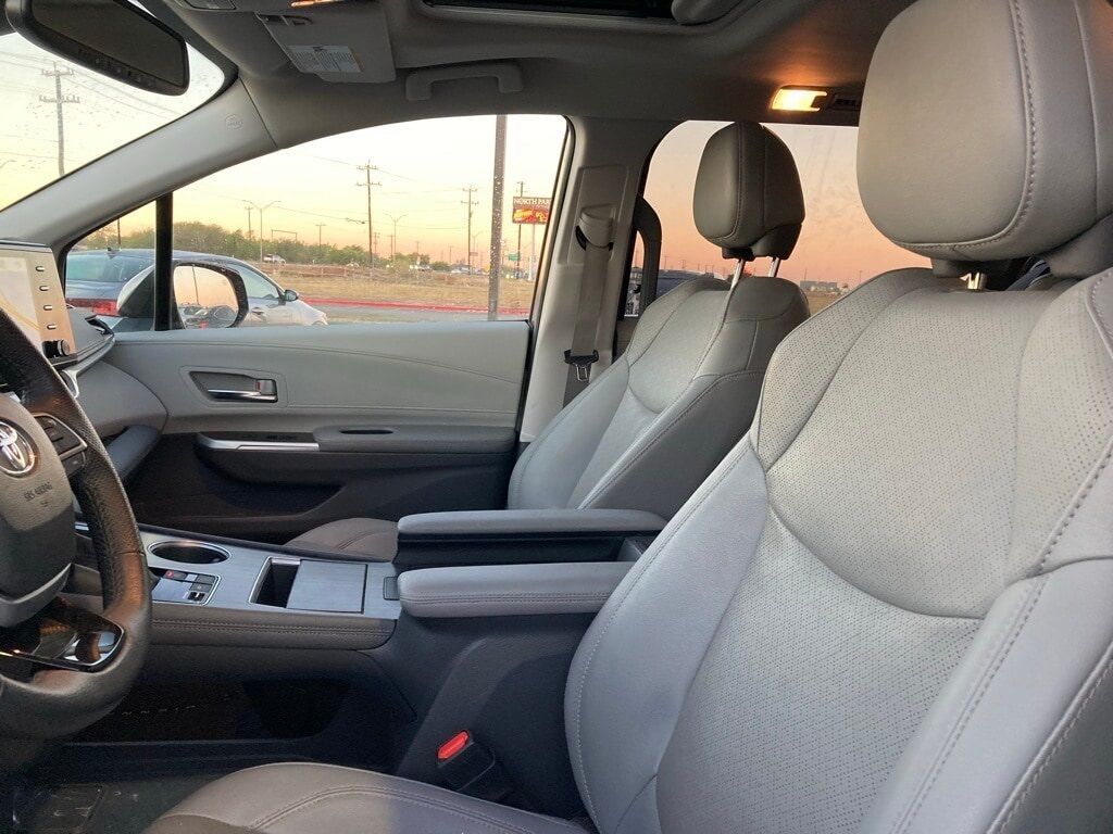 2022 Toyota Sienna Limited San Antonio TX