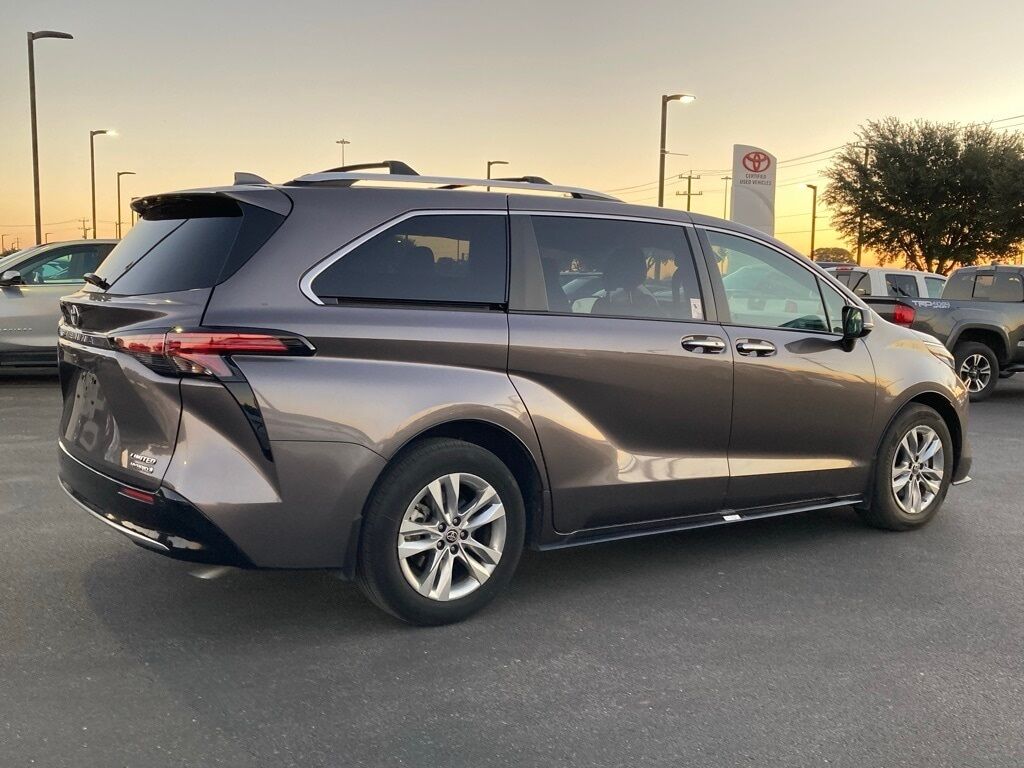 2022 Toyota Sienna Limited San Antonio TX