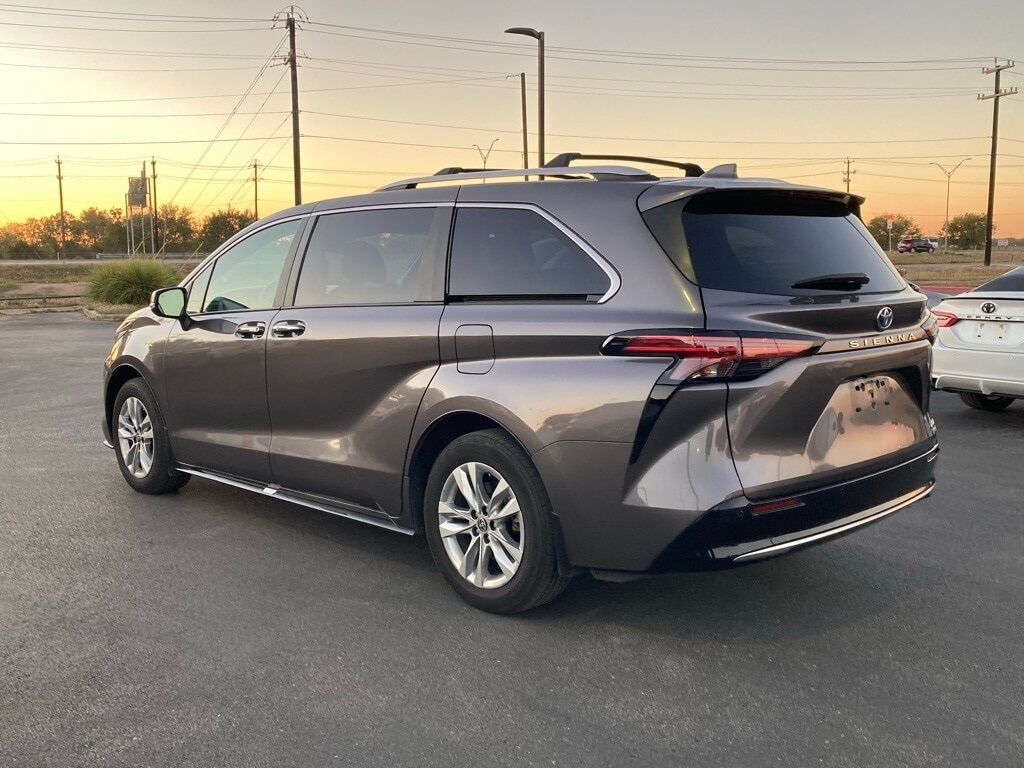2022 Toyota Sienna Limited San Antonio TX