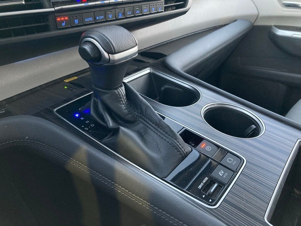 2022 Toyota Sienna Limited San Antonio TX