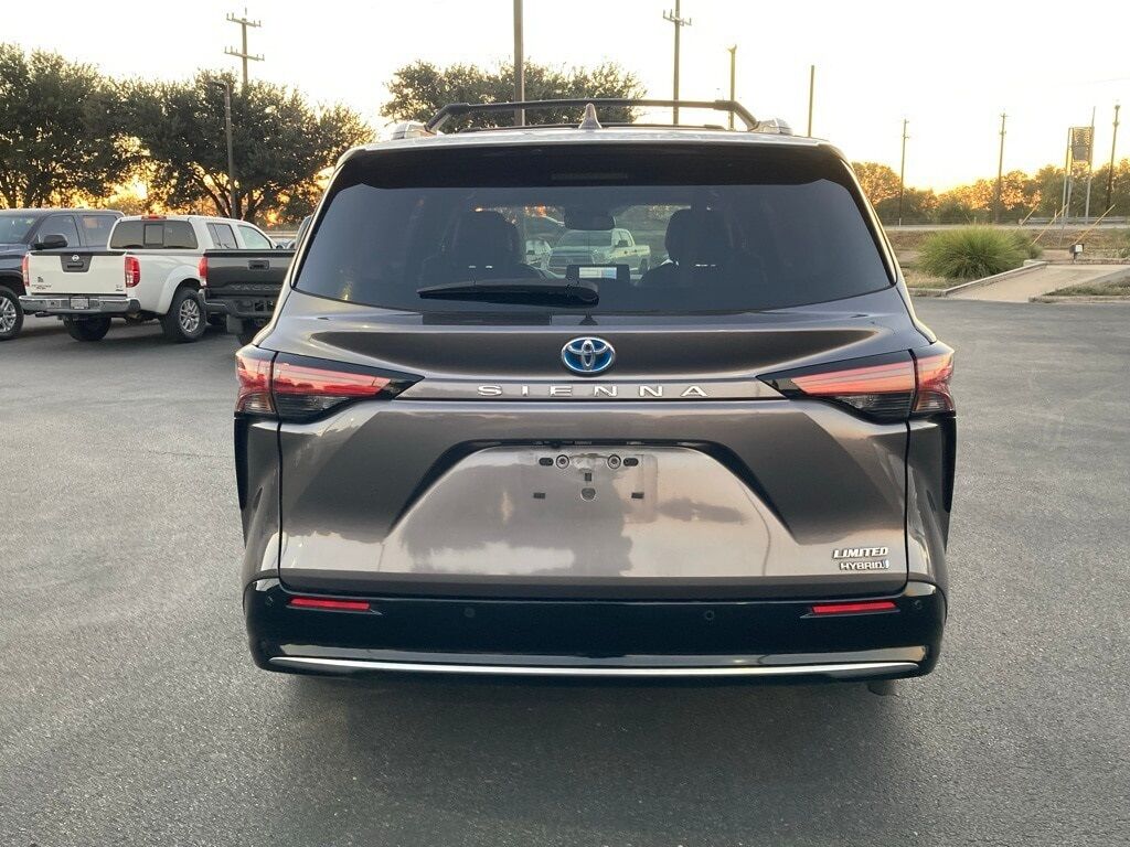 2022 Toyota Sienna Limited San Antonio TX