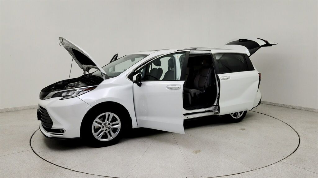 2022 Toyota Sienna Limited Laurel MD