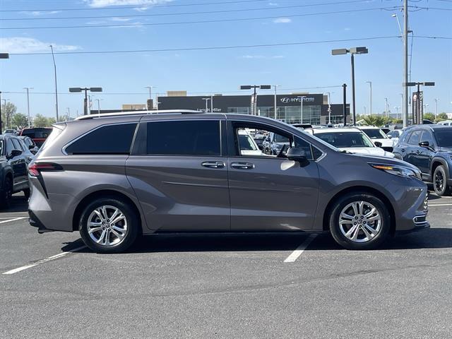 2022 Toyota Sienna Platinum 7-Passenger Peoria AZ