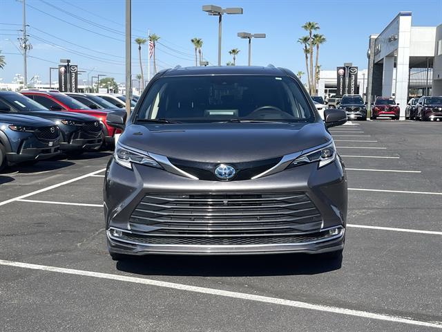 2022 Toyota Sienna Platinum 7-Passenger Peoria AZ