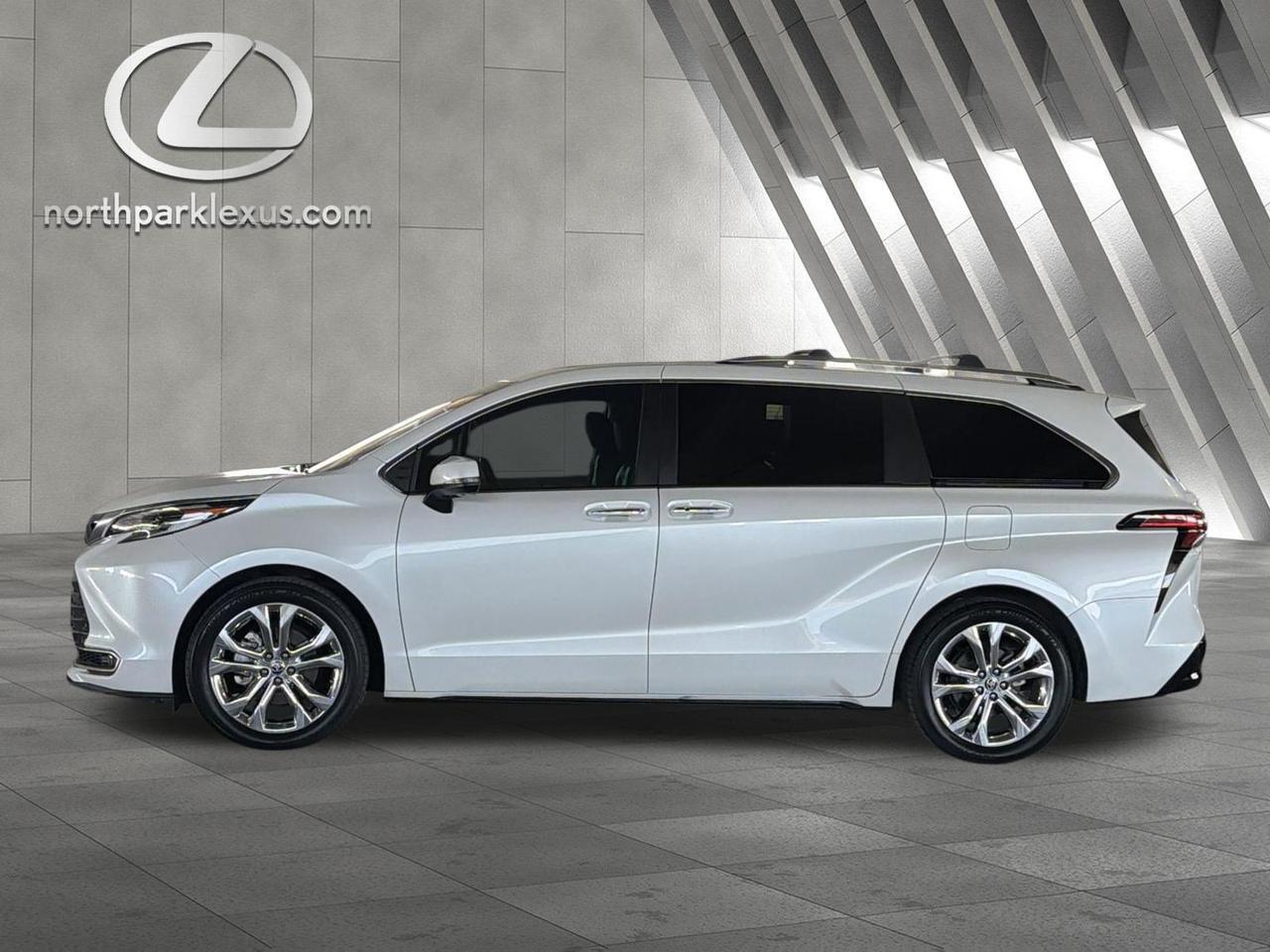 2022 Toyota Sienna Platinum