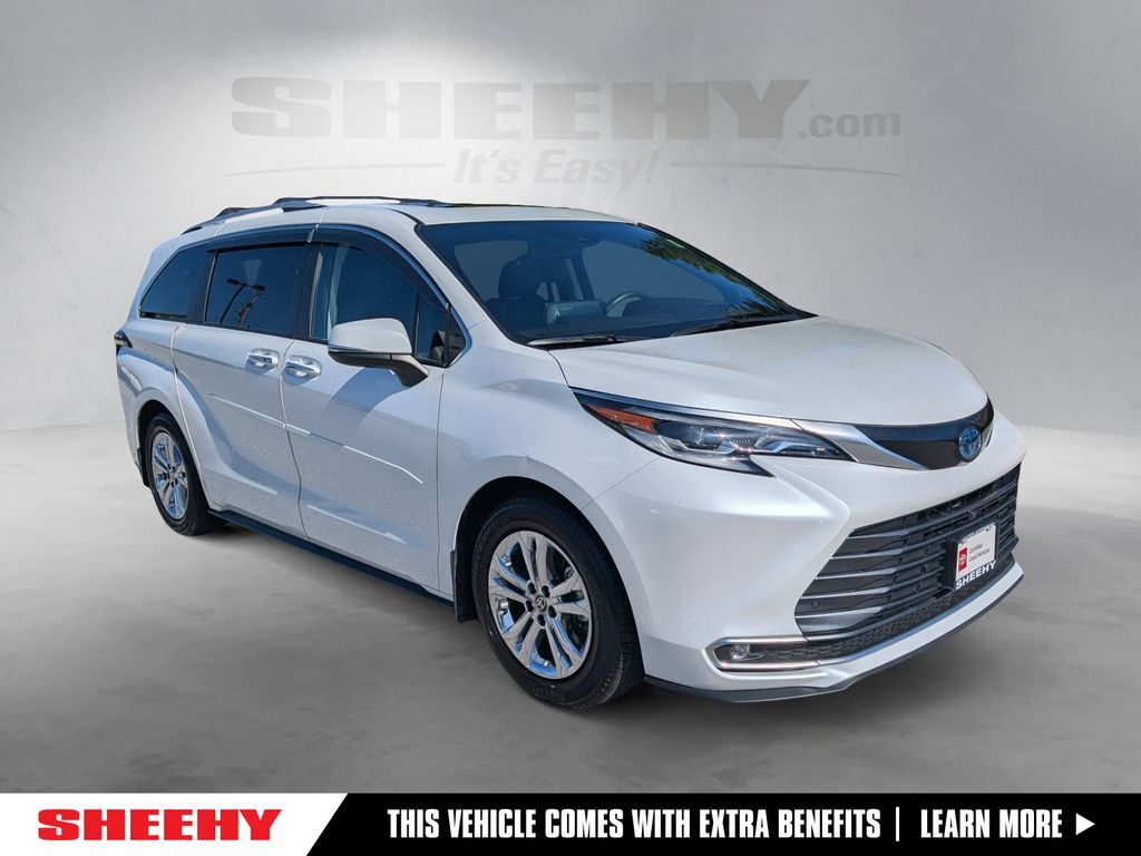2022 Toyota Sienna Platinum