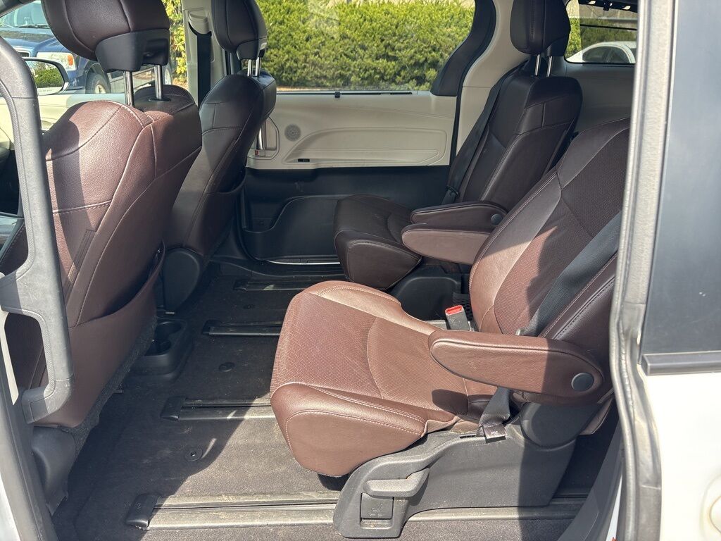 2022 Toyota Sienna Platinum Cockeysville MD