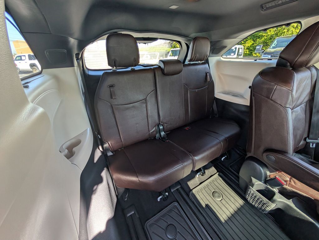 2022 Toyota Sienna Platinum Cockeysville MD