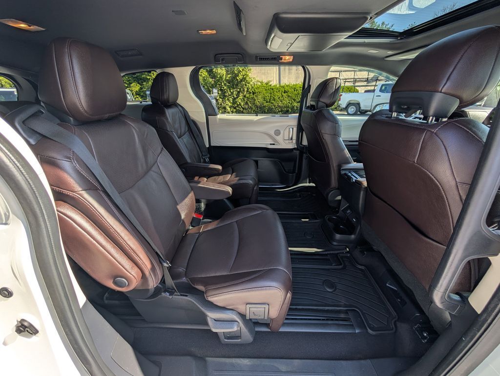 2022 Toyota Sienna Platinum Cockeysville MD