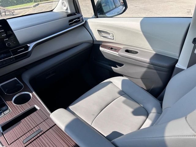 2022 Toyota Sienna XLE 8 Passenger Cape Girardeau MO