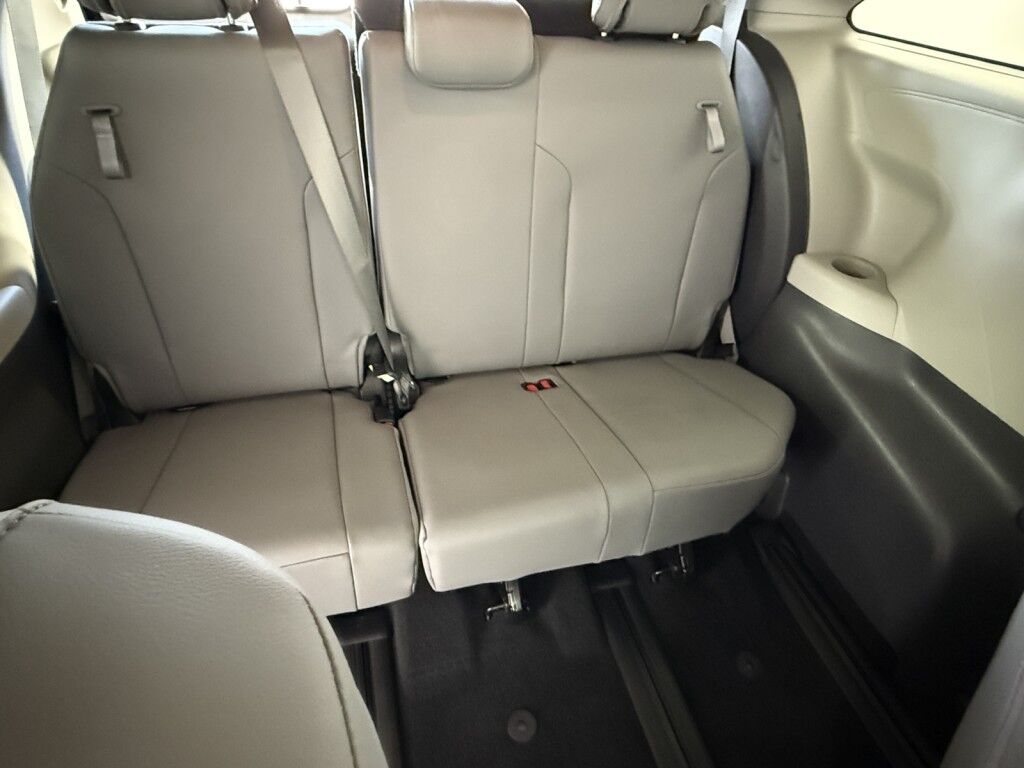 2022 Toyota Sienna XLE AWD Maumee OH