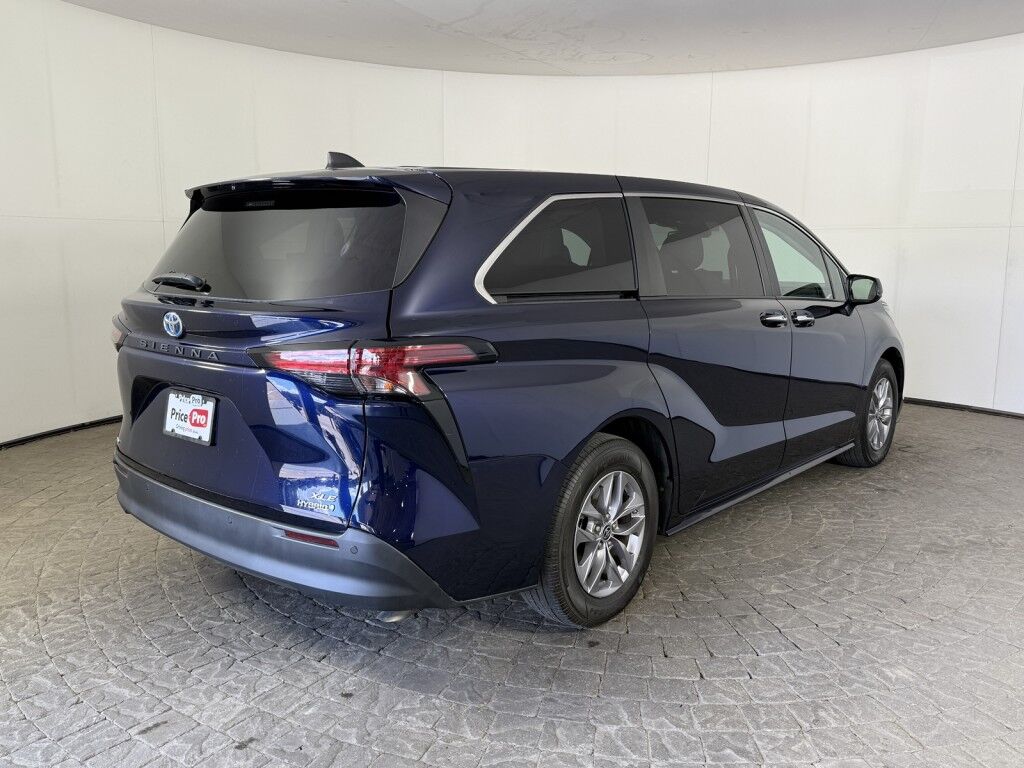 2022 Toyota Sienna XLE AWD Maumee OH