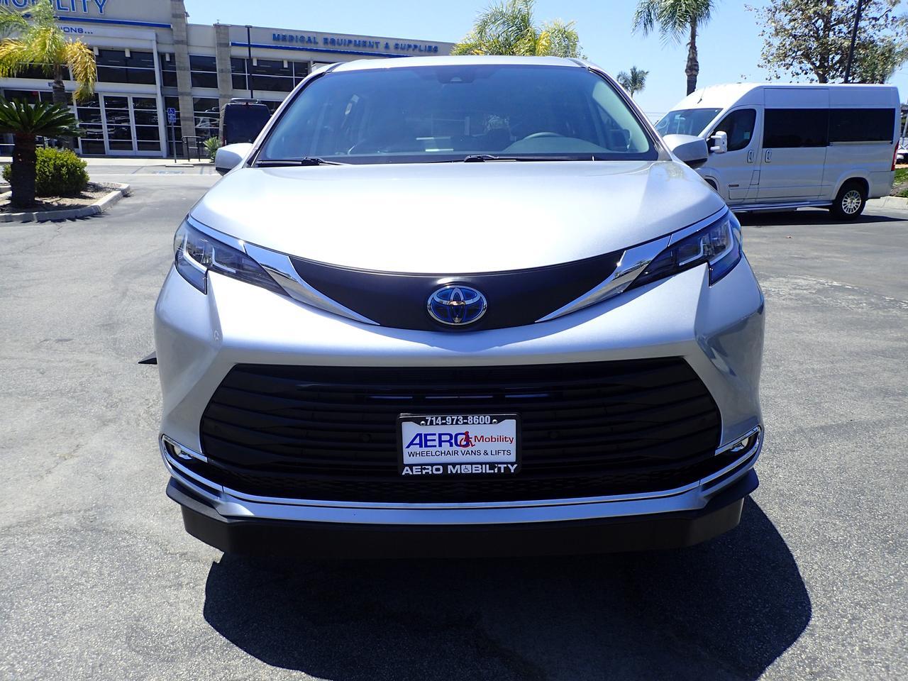 2022 Toyota Sienna XLE