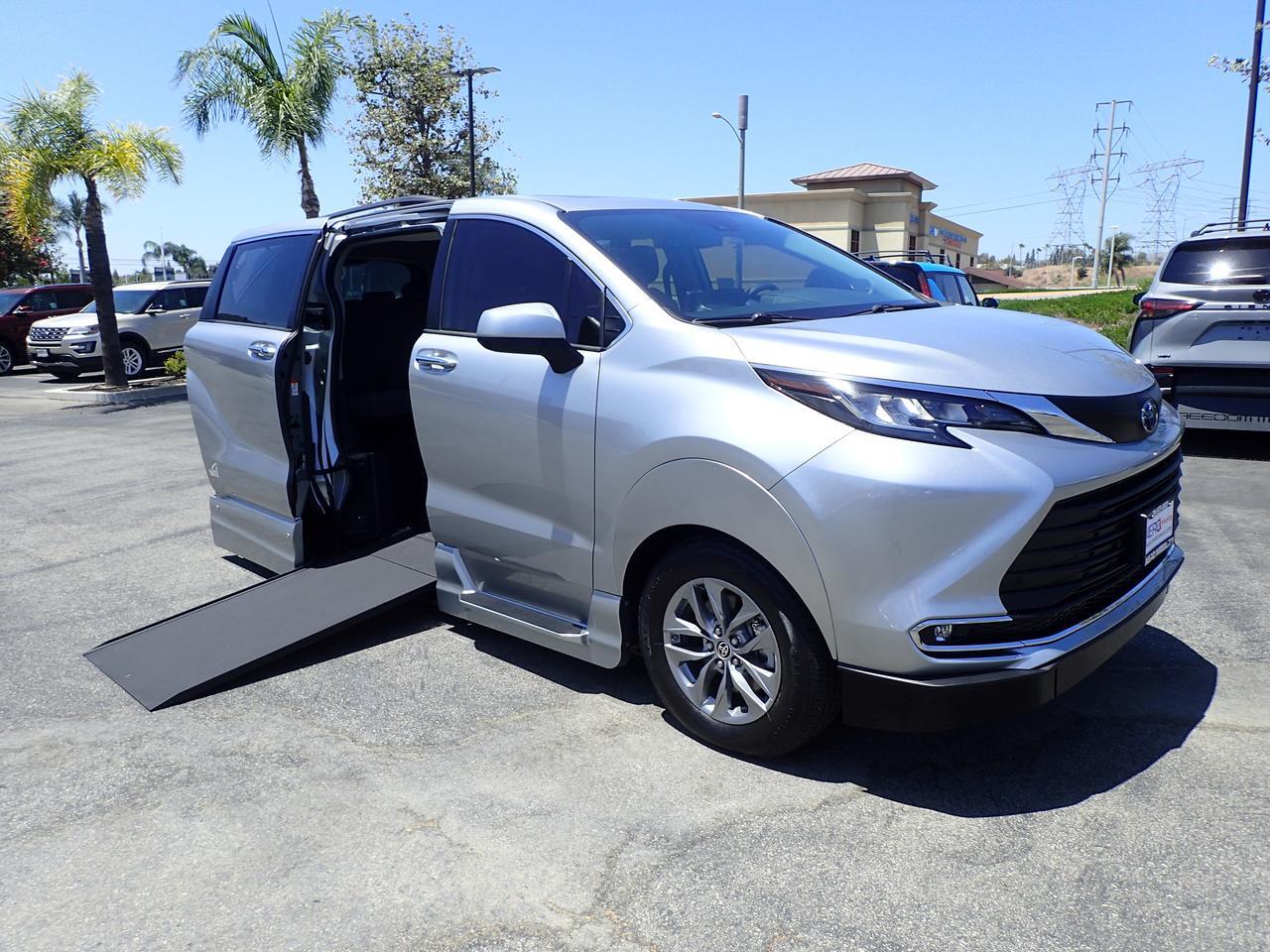 2022 Toyota Sienna XLE