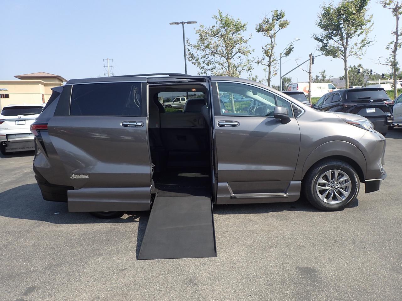 2022 Toyota Sienna XLE Anaheim CA