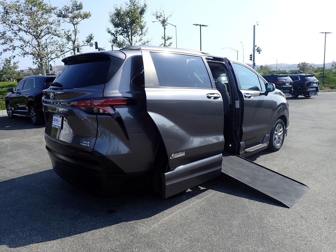 2022 Toyota Sienna XLE Anaheim CA