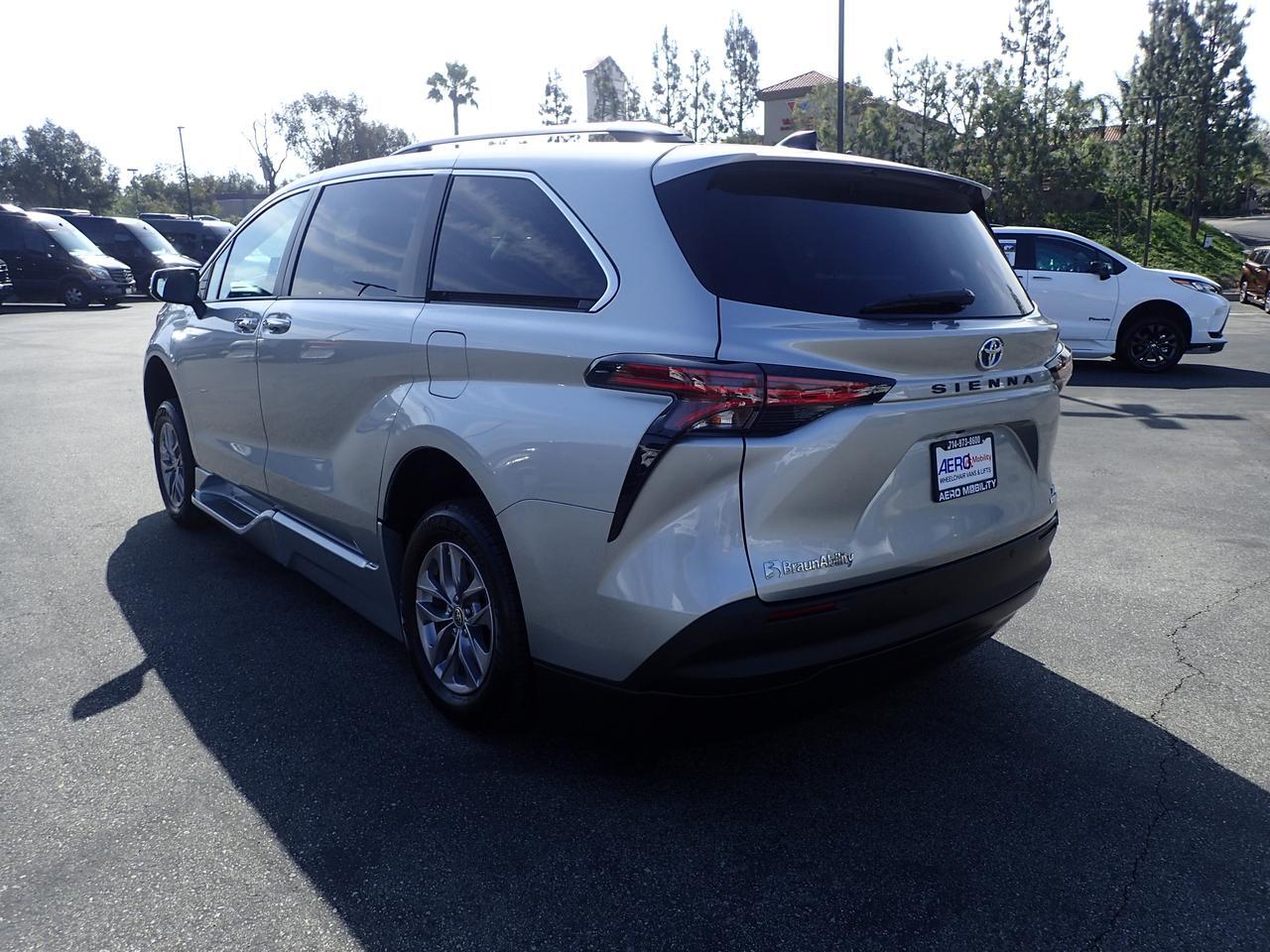 2022 Toyota Sienna XLE Anaheim CA
