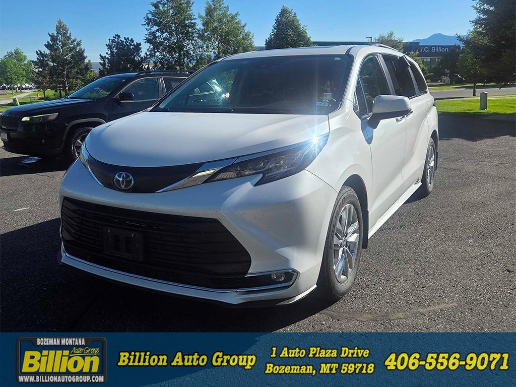 2022 Toyota Sienna XLE Full Hybrid Electric (FHEV)