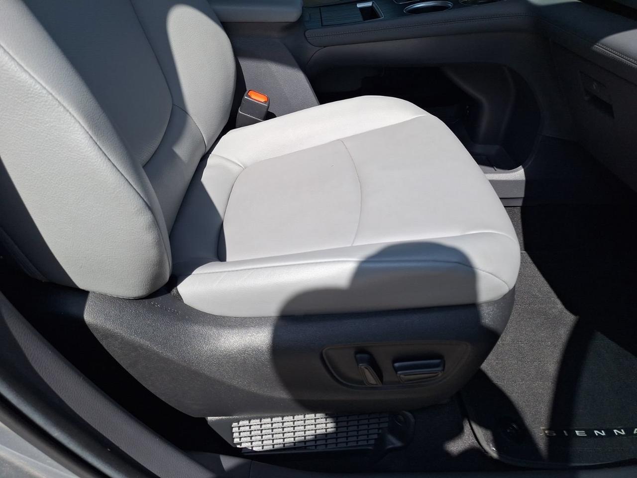 2022 Toyota Sienna XLE Hurst TX