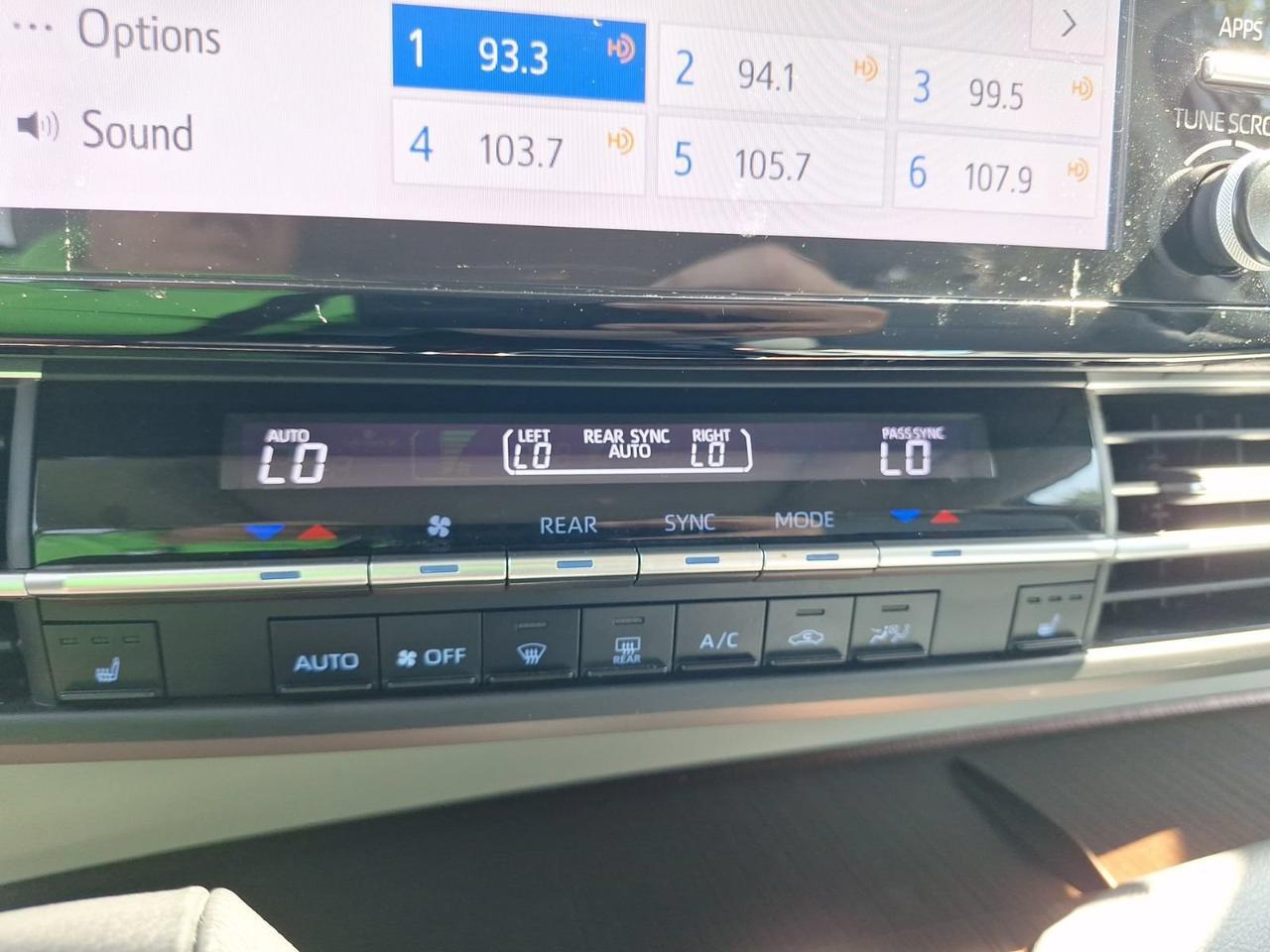 2022 Toyota Sienna XLE Hurst TX