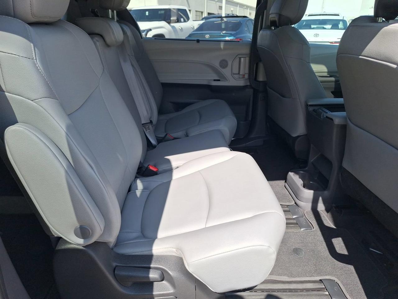 2022 Toyota Sienna XLE Hurst TX