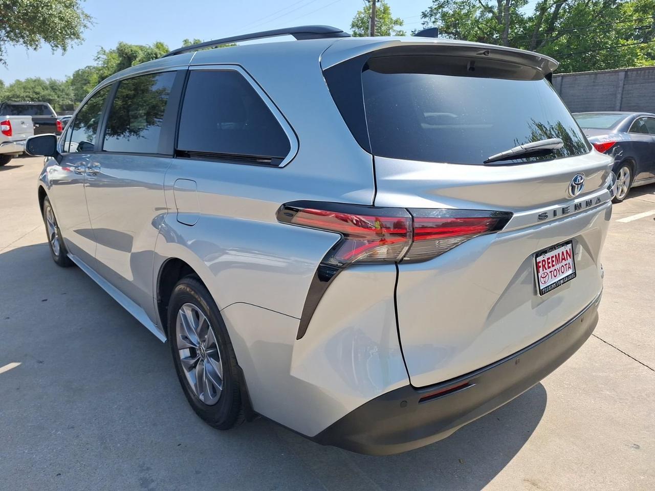2022 Toyota Sienna XLE Hurst TX
