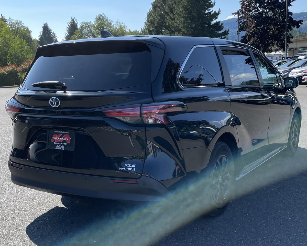 2022 Toyota Sienna XLE Minivan 4D Port Orchard WA