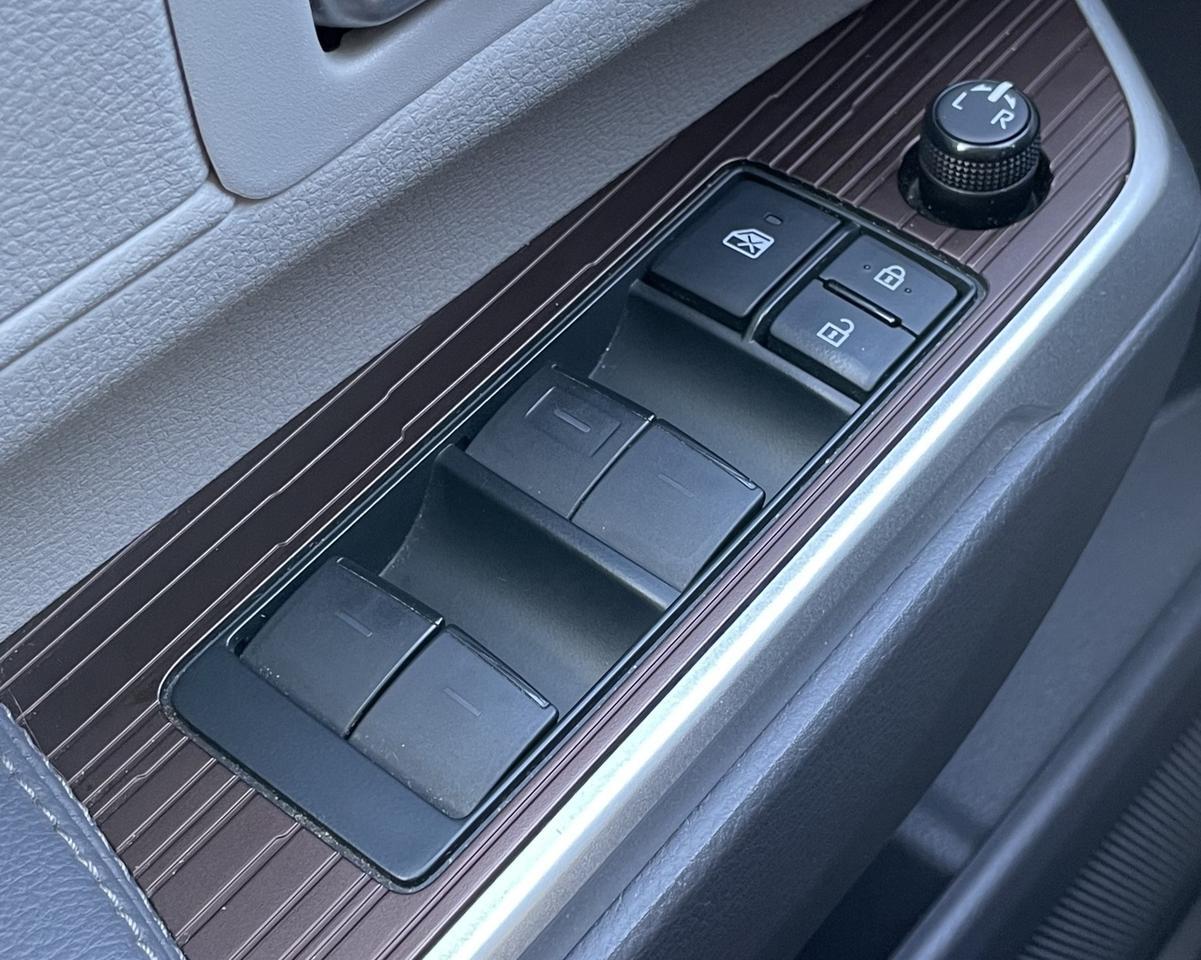 2022 Toyota Sienna XLE Minivan 4D Port Orchard WA
