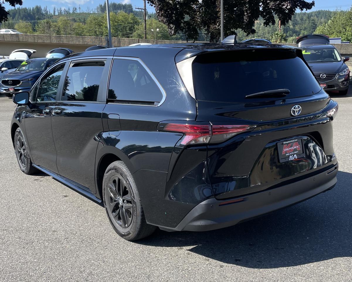 2022 Toyota Sienna XLE Minivan 4D Port Orchard WA