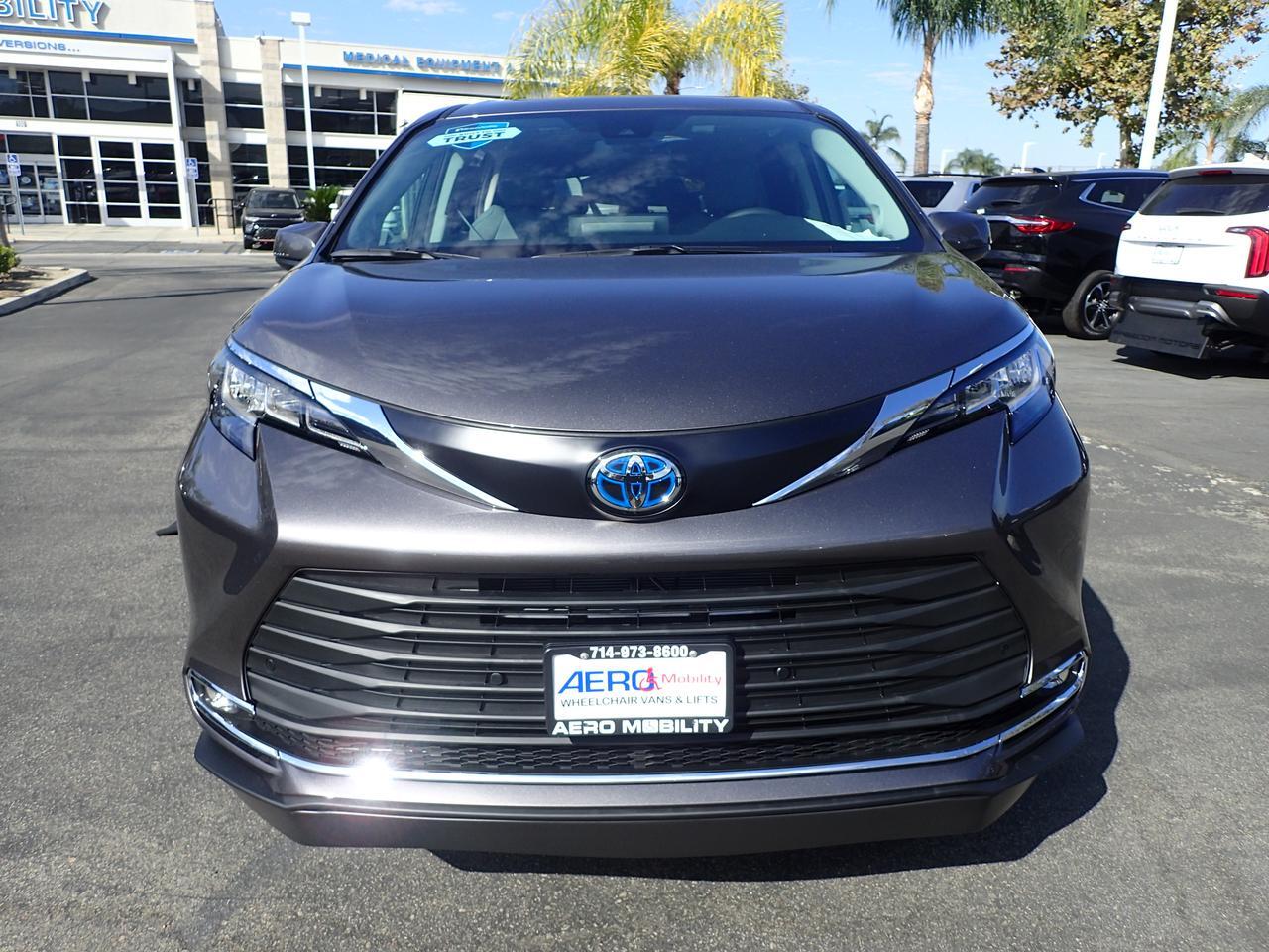New 2022 Toyota SIENNA XLE PLUS PACKAGE in Anaheim CA