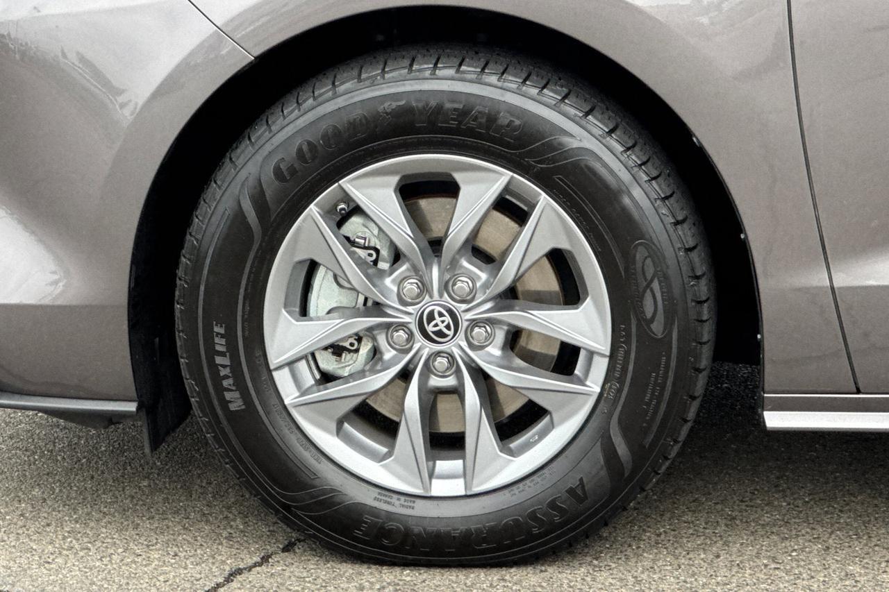 2022 Toyota Sienna XLE Roseville CA